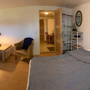 Vaerelse Med Eget Kokken Og Bad Apartment